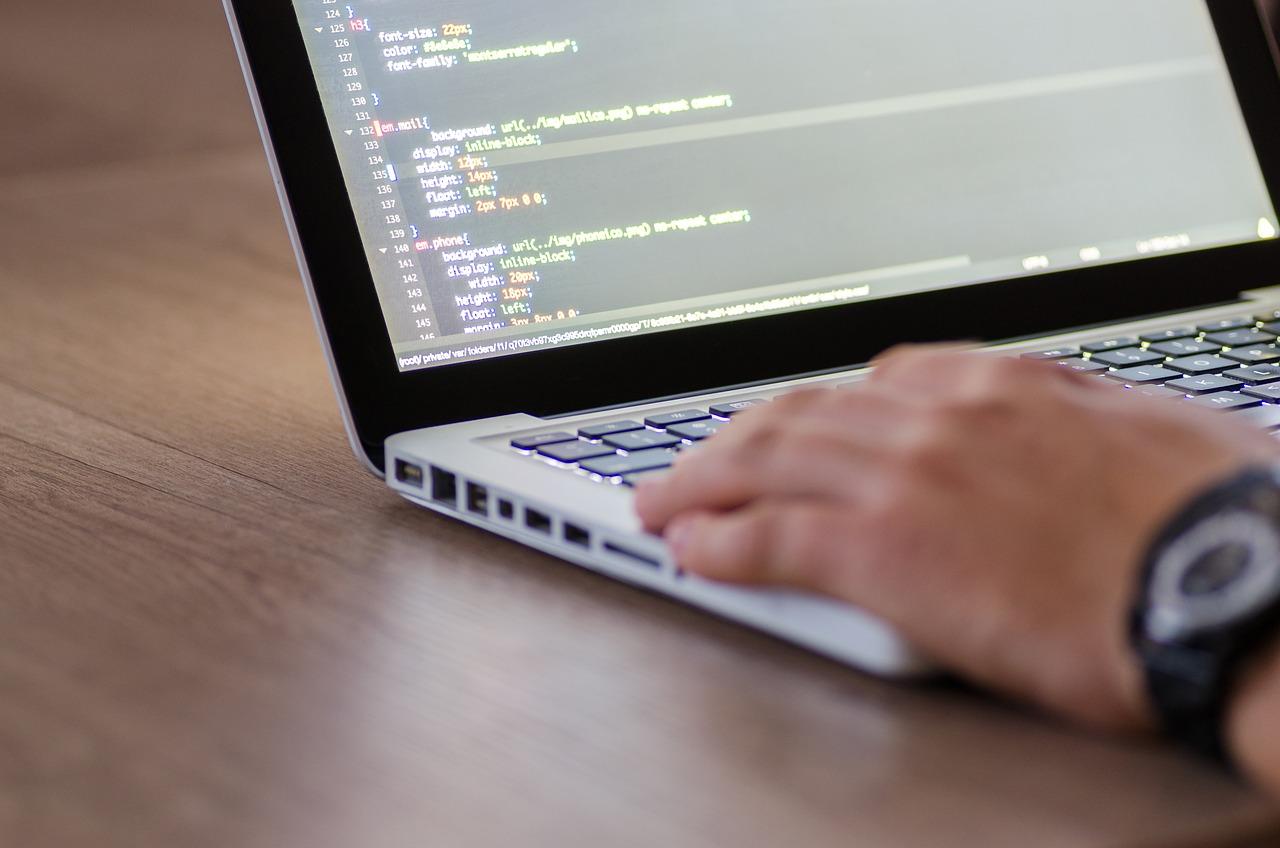 Alat Pengembangan Terbaik untuk Programmer di GNU/Linux